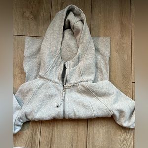 Lululemon scuba - full zip up - size 6